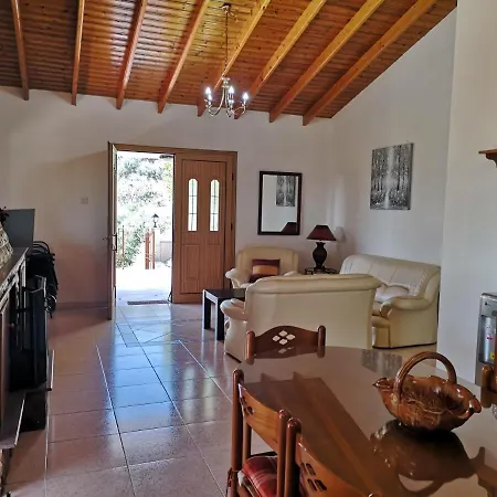 Aristotelous House - 3 Bedroom Ferienhaus Saint Therapon